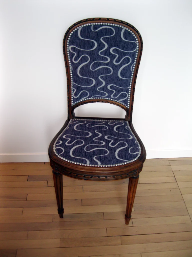 Home Chaise Artisanale Finition Clotee Argent Vichy.webp 768x1024