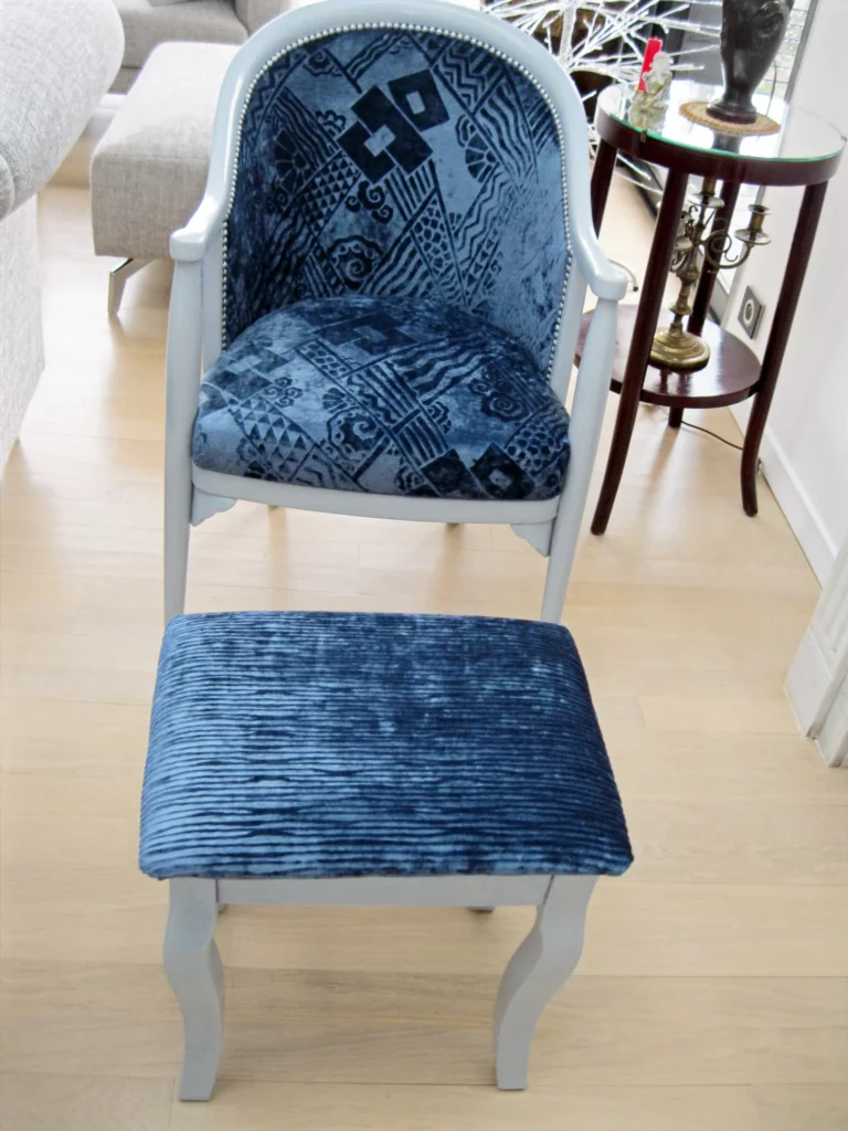 Home Fauteuil Art Deco Tabouret Velours Gaufre Pierre Frey.webp 768x1024