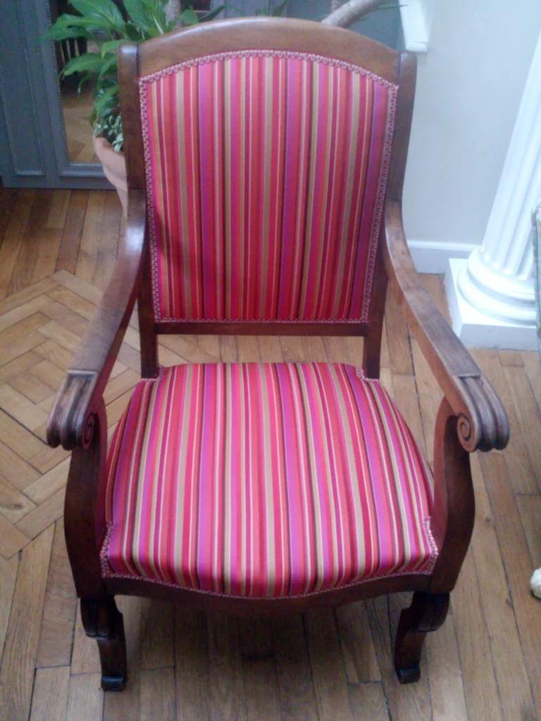 Home Fauteuil Directoire Tissu Rayure Colorees Vichy.webp 768x1024