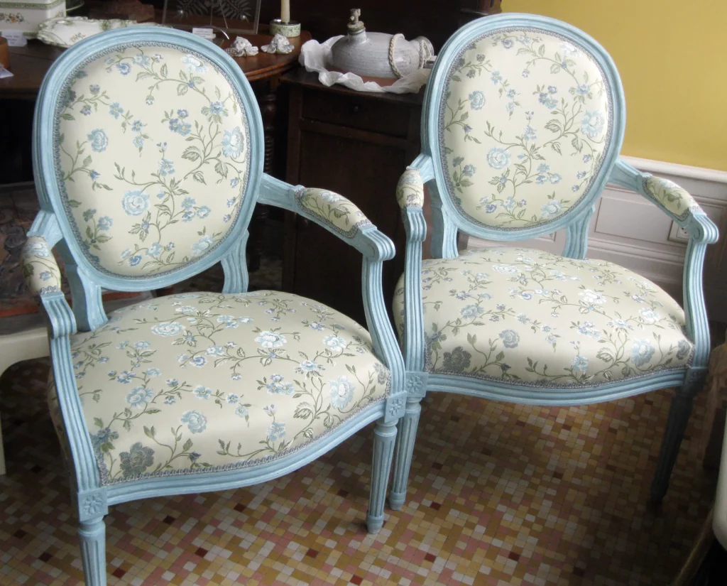 Home Fond Accueil Paire Fauteuils Louis Xvi 2.webp 2 1024x825