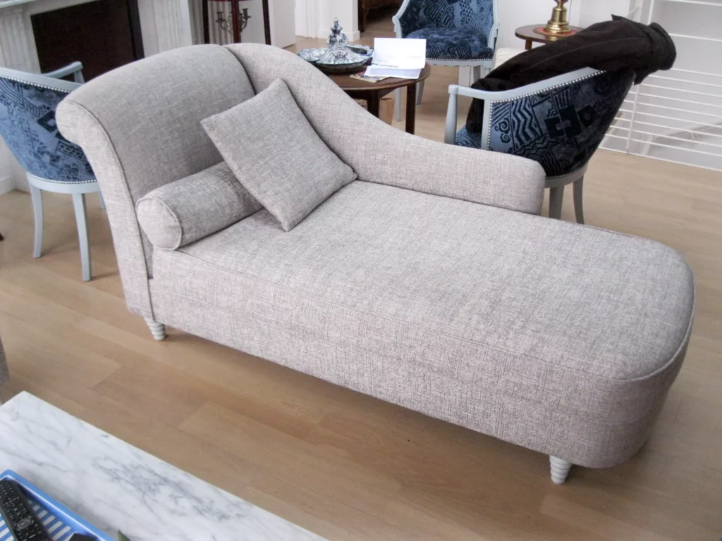 Home Meridienne Contemporaine Tissu Grise Vichy.webp 1024x768